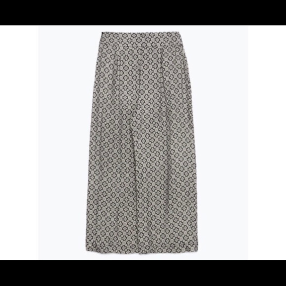 Zara Baggy Pants  Size Small. Brand New. No Trades - Picture 2 of 4